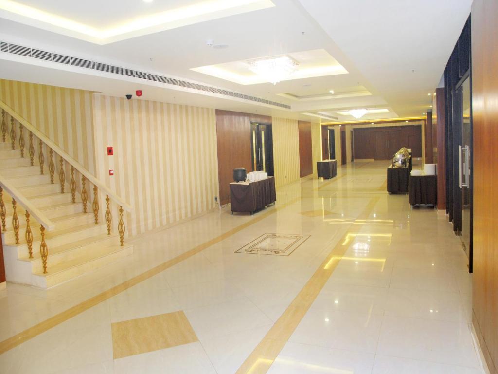Fortune Select Grand Ridge - Member ITC Hotel Group Tirupati Exterior foto Interior of the hotel