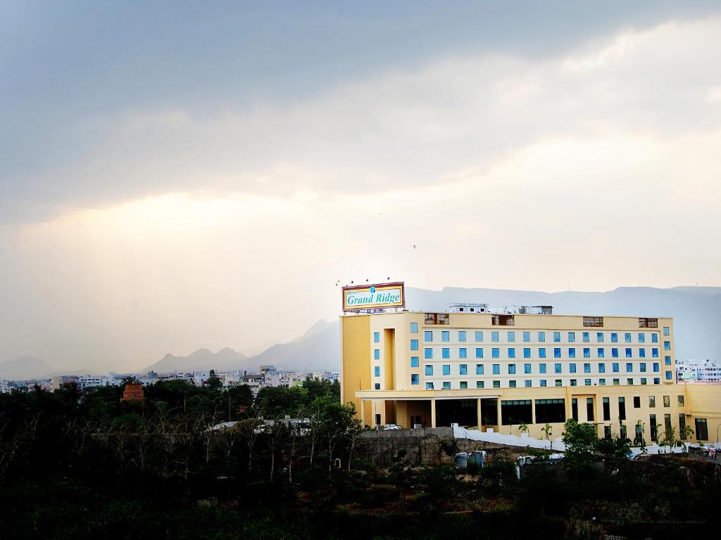 Fortune Select Grand Ridge - Member ITC Hotel Group Tirupati Exterior foto The hotel in 2011