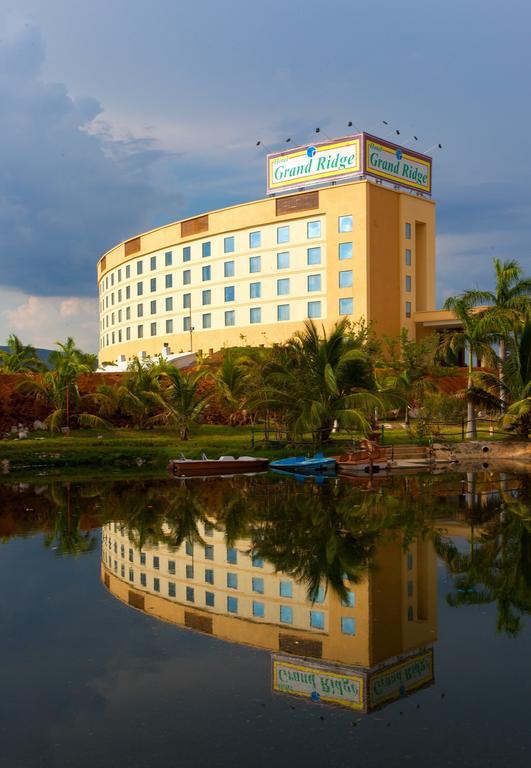 Fortune Select Grand Ridge - Member ITC Hotel Group Tirupati Exterior foto The hotel